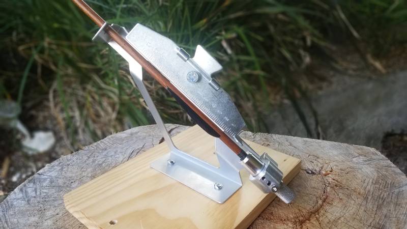 4 Arrow Tools and Glue